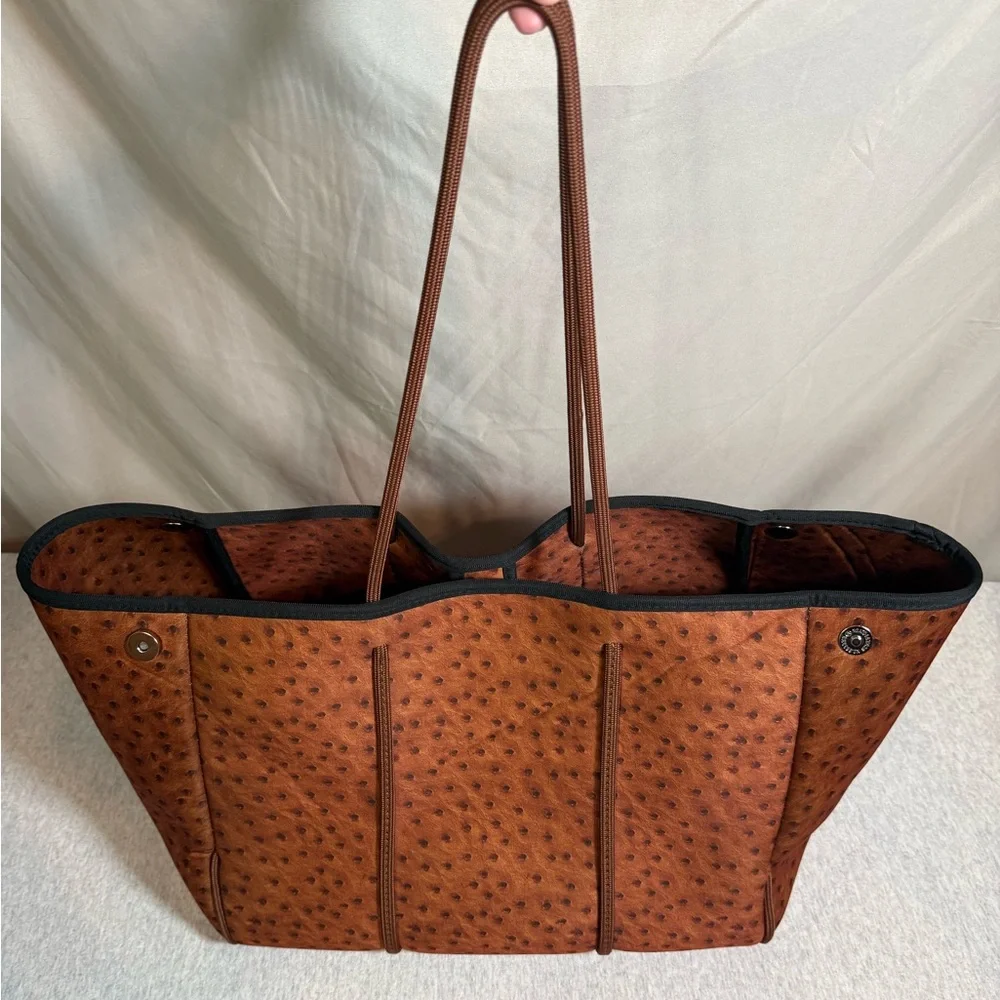 Taylor Gray Zandy Tote Bag – Brown Ostrich‎ Print 👜✨